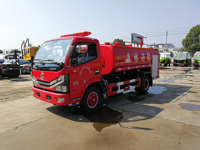 4.5噸東風消防灑水車